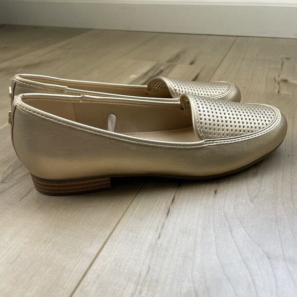 Liz Claiborne Gold Loafers New-No Box Size 6W Comfort Classy Preppy Stylish Fun - Picture 1 of 12